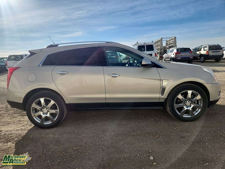 2010-cadillac-srx-image-41