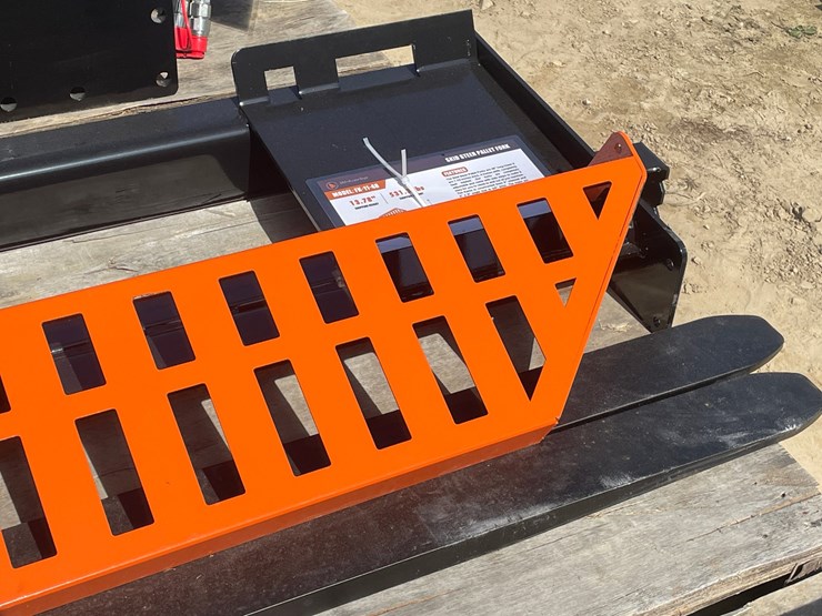 #2015-•-wolverine-skid-steer-pallet-fork-attachment-image-6