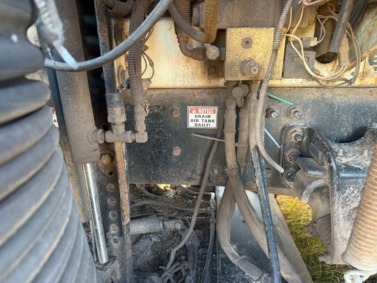 2002-freightliner-fc70-image-62