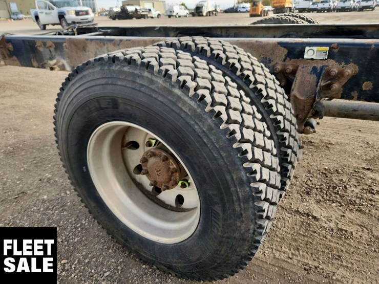 2015-kenworth-t370-image-11