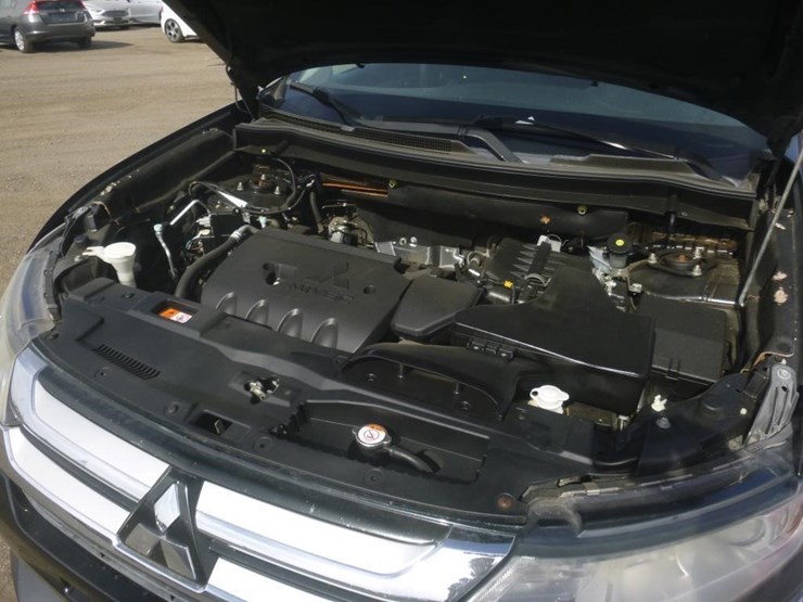 2016-mitsubishi-outlander-image-13