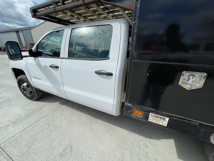 2018-chevrolet-3500-image-19