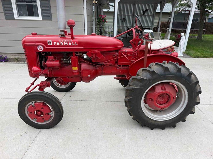 1948-ih-mccormick-farmall-super-a-tractor-image-2