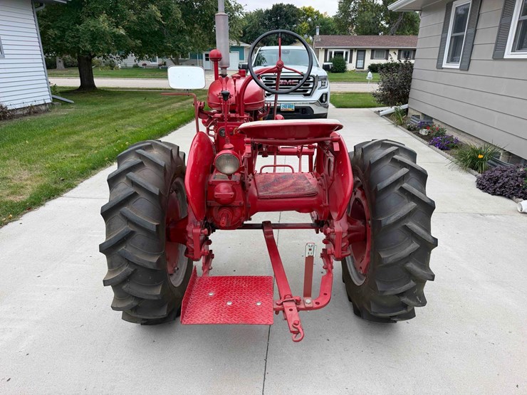 1948-ih-mccormick-farmall-super-a-tractor-image-4