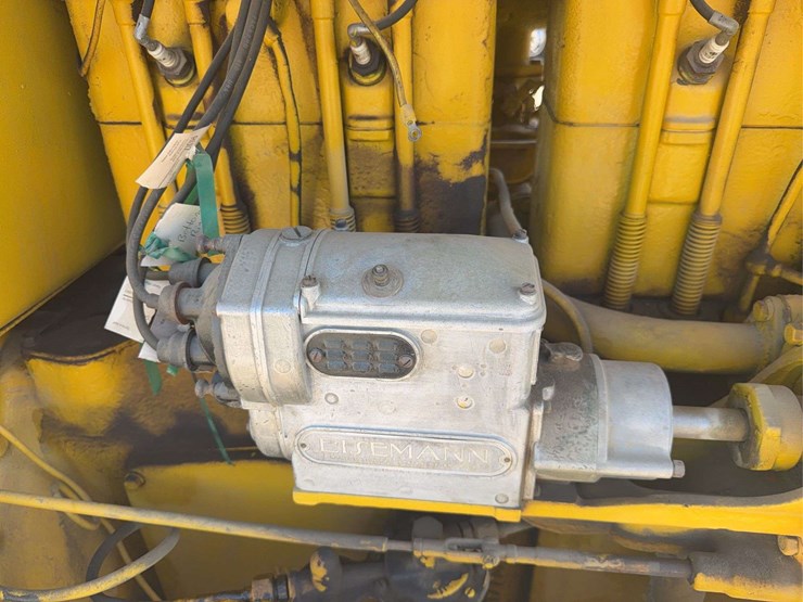 caterpillar-forty-image-32