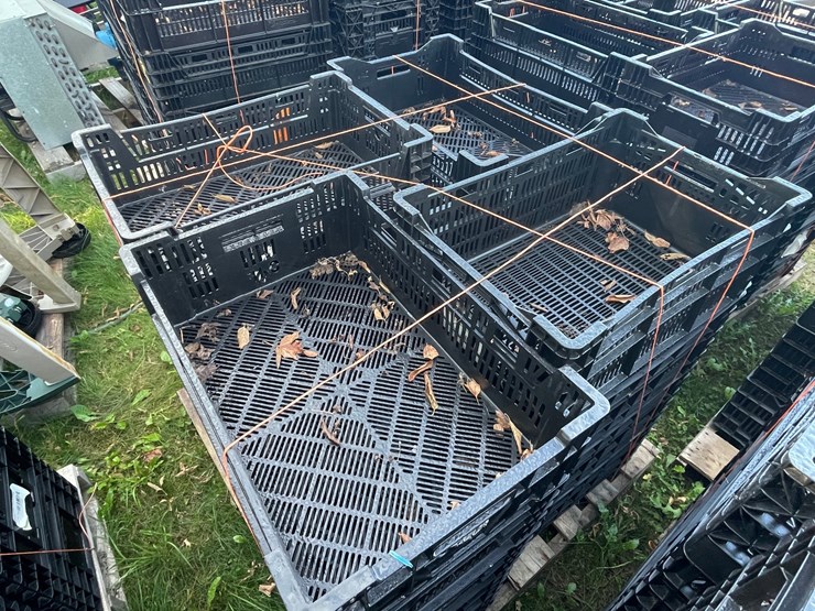 #3222-•-pallet-of-stackable-poly-crates-image-5