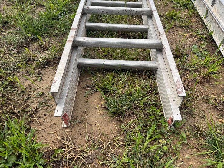 #4044-•-aluminum-extension-ladder-image-2