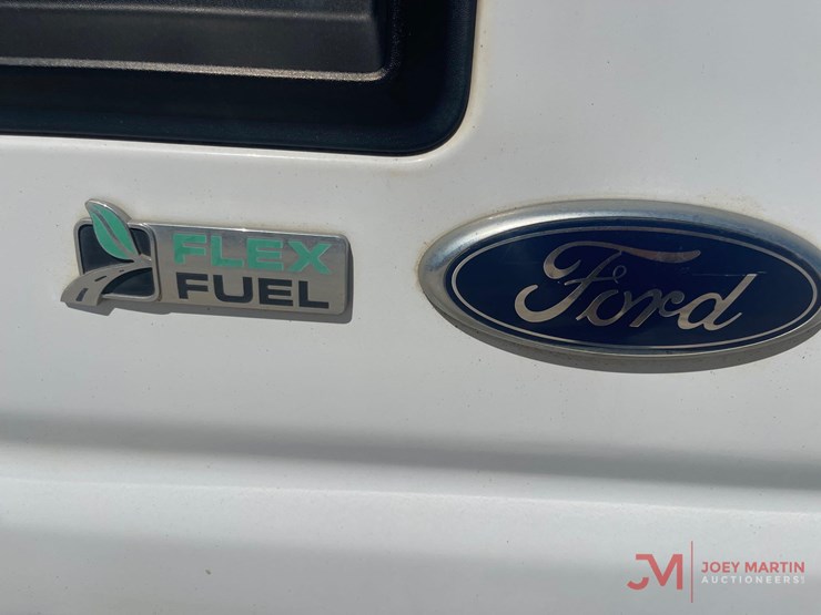 2014-ford-cargo-image-16
