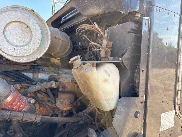 2005-kenworth-t800-image-25