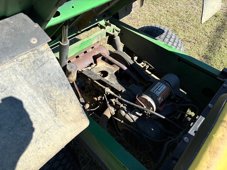 john-deere-gator-image-10