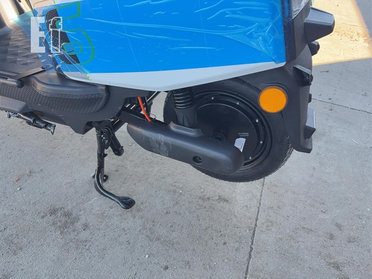 2026-sdlanch-irmoto-two-wheeled-electic-scooter-11048-image-9