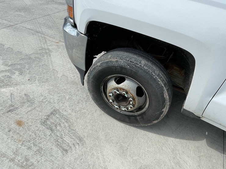 2018-chevrolet-3500-image-9