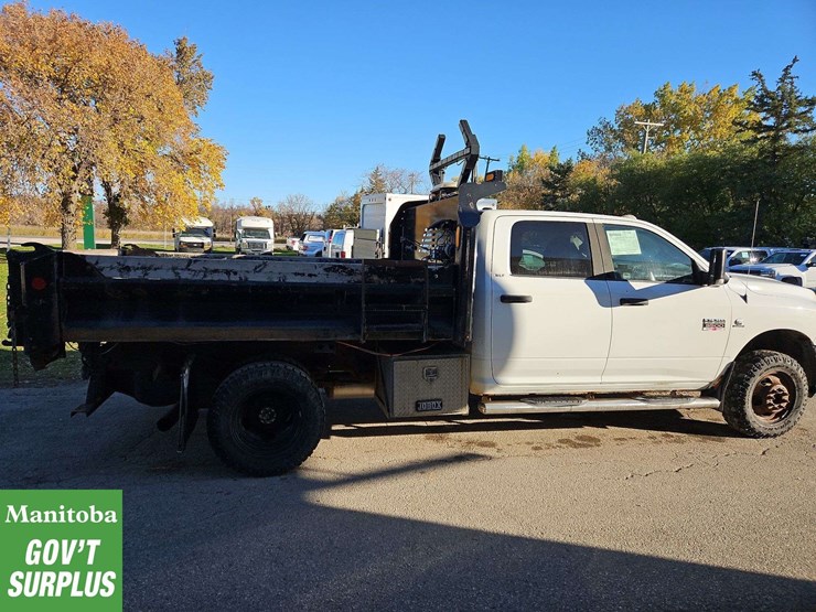 2011-dodge-3500-image-7
