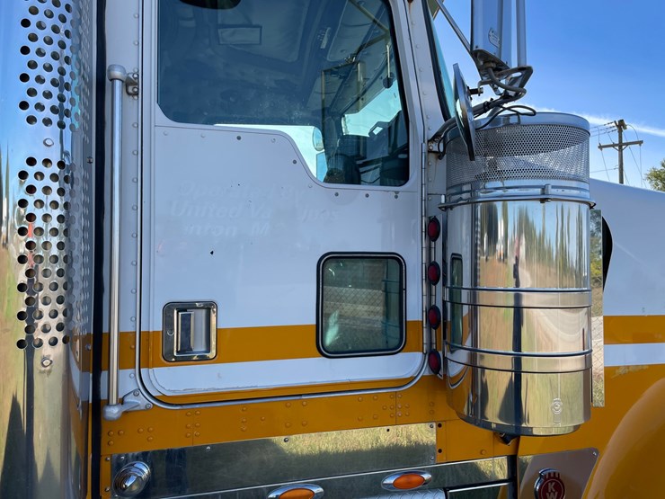 2001-kenworth-w900l-image-58