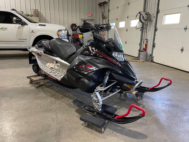 #3152-•-2008-yamaha-fx-nytro-snowmobile-image-4