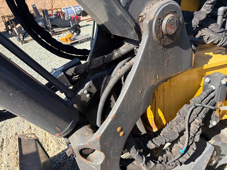 deere-85g-image-13