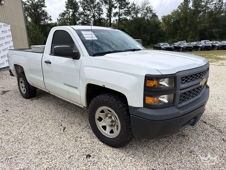 2015-chevrolet-silverado-1500-image-2