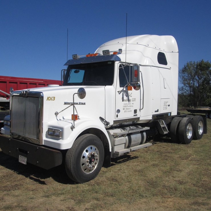 2020 WESTERN STAR 4900