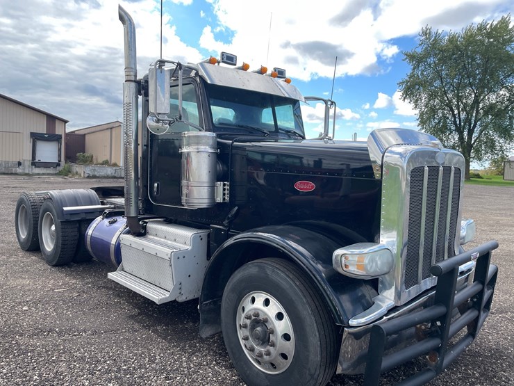 #116-•-2013-peterbilt-day-cab-semi-(title-in-delay)-(denmark-wi)-image-3