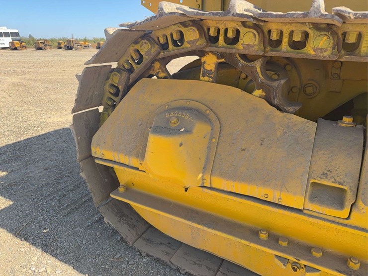 caterpillar-forty-image-17