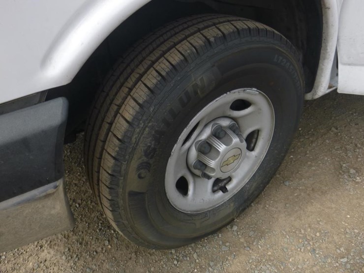 2014-chevrolet-express-2500-image-15