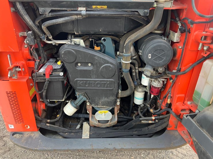 kubota-ssv75-image-9