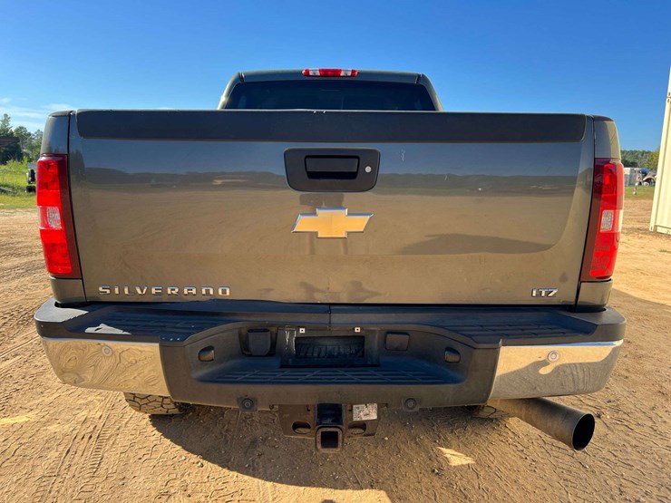 2011-chevrolet-silverado-2500hd-ltz-image-6