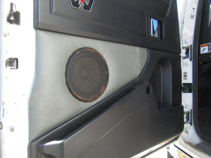 2020-western-star-4900-image-32