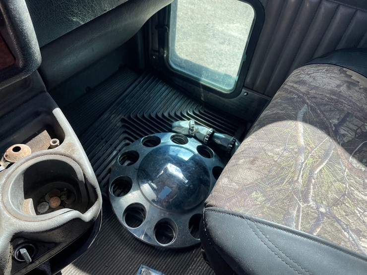 2005-kenworth-t800-image-96