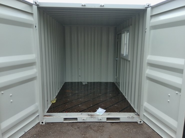 88"x122"x98"-shipping-container-image-5