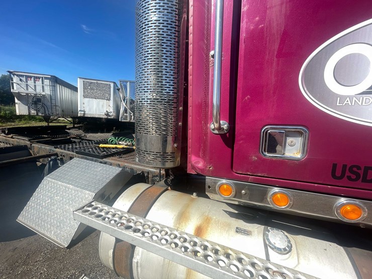 #117-•-2011-western-star-semi-tractor-(has-wi-title)-(forestville,-wi)-image-51