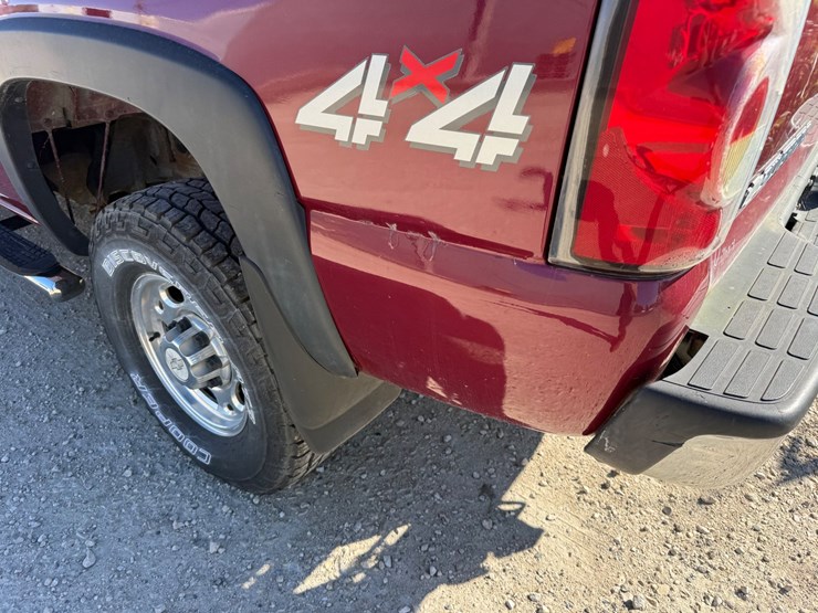 2006-chevrolet-2500hd-image-12