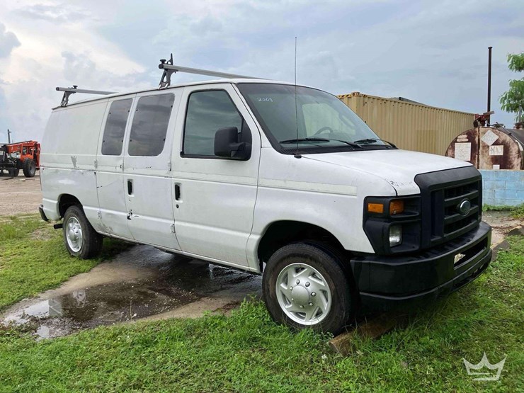 2008-ford-cargo-image-2