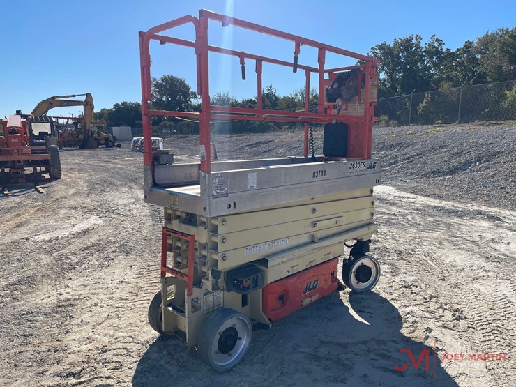 2015-jlg-2630es-image-7