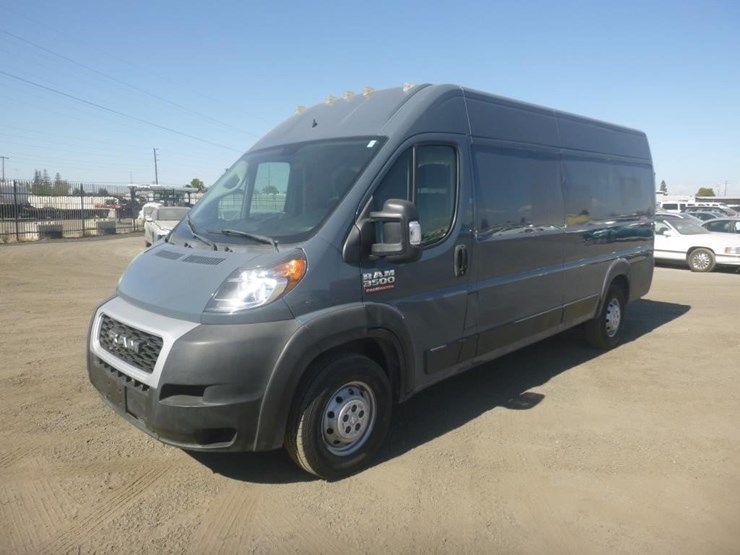 2020-ram-promaster-3500-image-1
