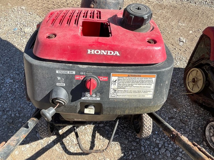 #1846-•-(2)-gas-powered-snow-blowers-for-parts-image-5