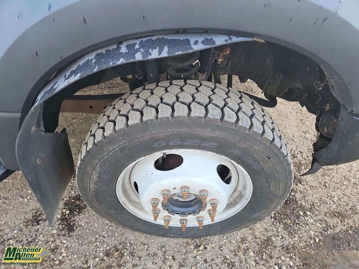 2017-ford-f550-image-11