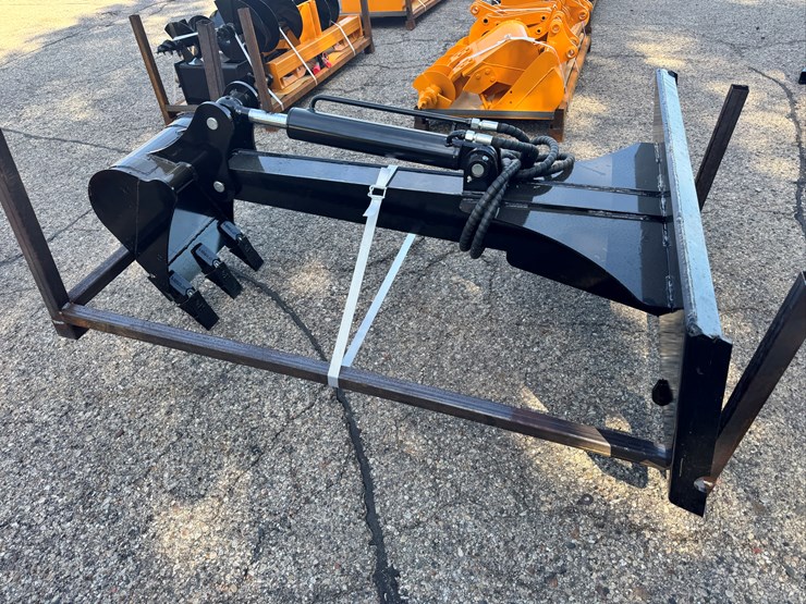 future-skid-steer-backhoe-image-5