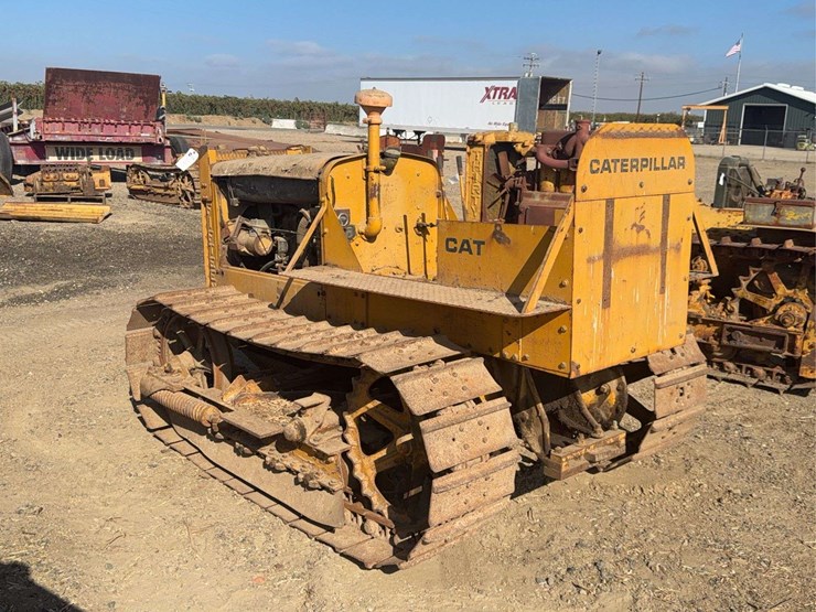 caterpillar-fifteen-image-3