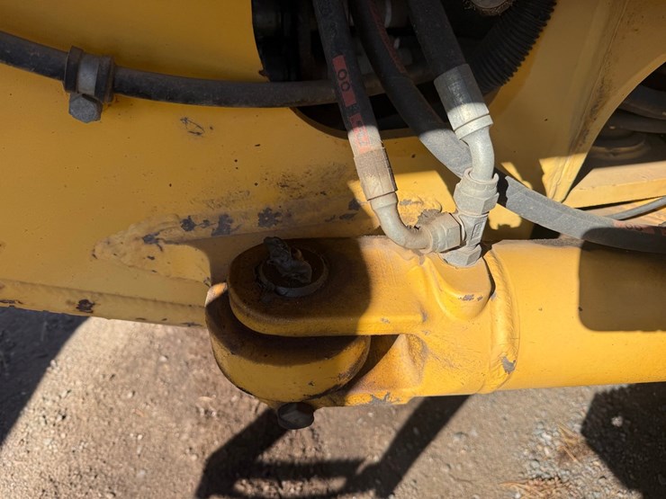deere-672d-image-60