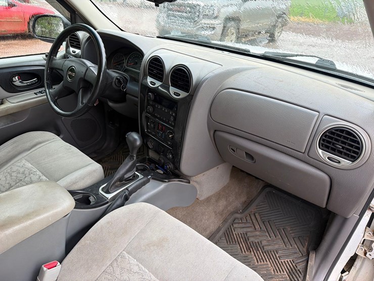 2005-gmc-envoy-image-40