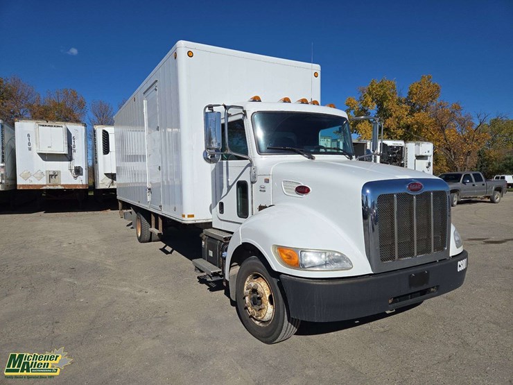 2014-peterbilt-325-image-2