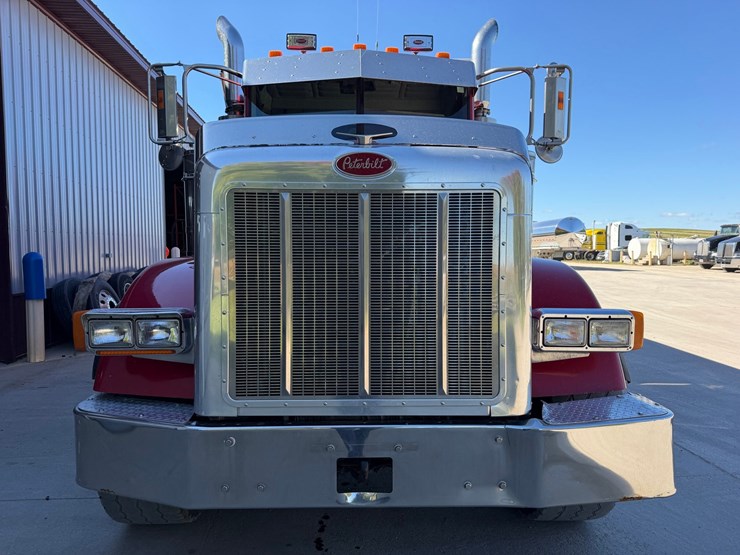 2005-peterbilt-378-image-8
