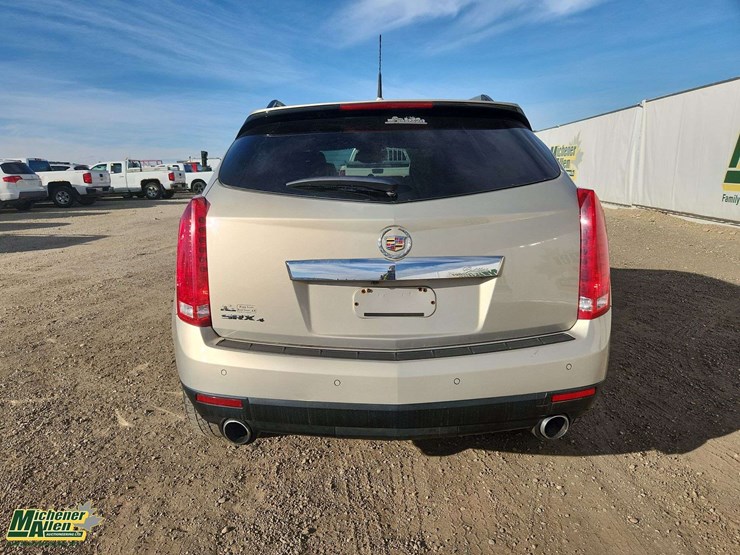 2010-cadillac-srx-image-32