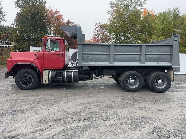 2005-mack-rb688s-image-8