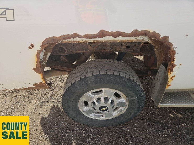 2011-chevrolet-silverado-2500hd-image-12