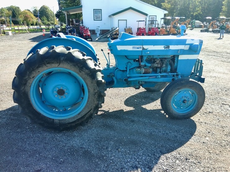 ford-3000-image-4