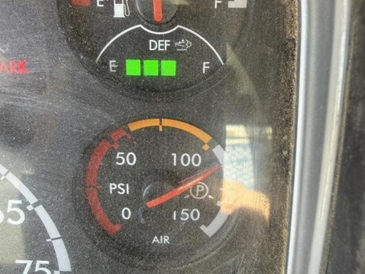 2016-freightliner-mechanics-truck-image-82