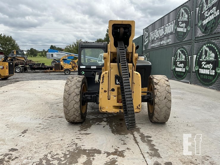 2018-caterpillar-tl1055d-image-3