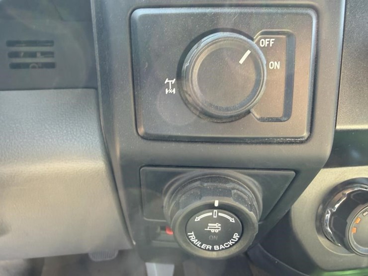 2020-ford-f150-image-41